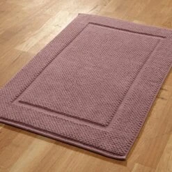 Titelseite -Einrichtungsgeschäft 11797 53128 Milieu