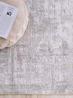 Vintage-Teppich, Mattsilber 11 Vintage-Teppich, Mattsilber -Einrichtungsgeschäft Cornhill DesignerTeppich hellgrau Mattsilber 160x230 lup2