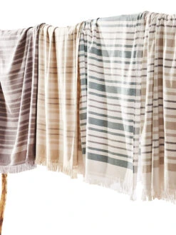 Titelseite -Einrichtungsgeschäft Mayari SaunaStrandtuch div 100x200 mil 1