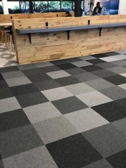 Teppichbodenfliese, Platin -Einrichtungsgeschäft NatureTile Teppichbodenfliese Platin907 Stone942 mil